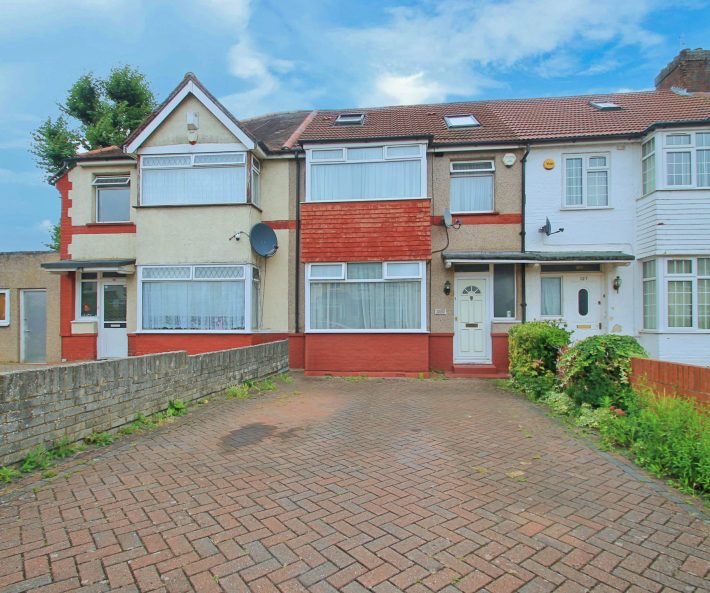 Kings Avenue, Greenford