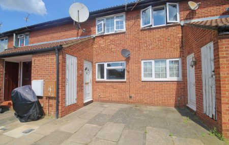 Nicholas Close, Greenford