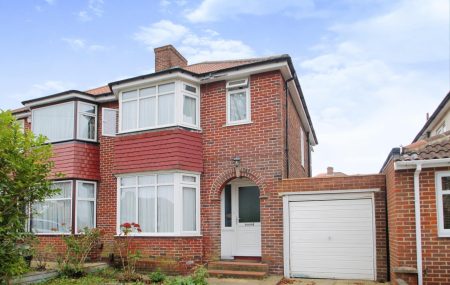 Whitton Avenue East, Greenford