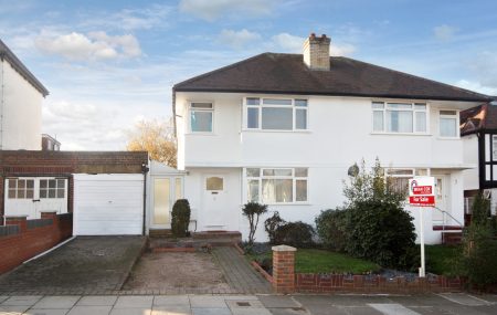 Chinnor Crescent, Greenford